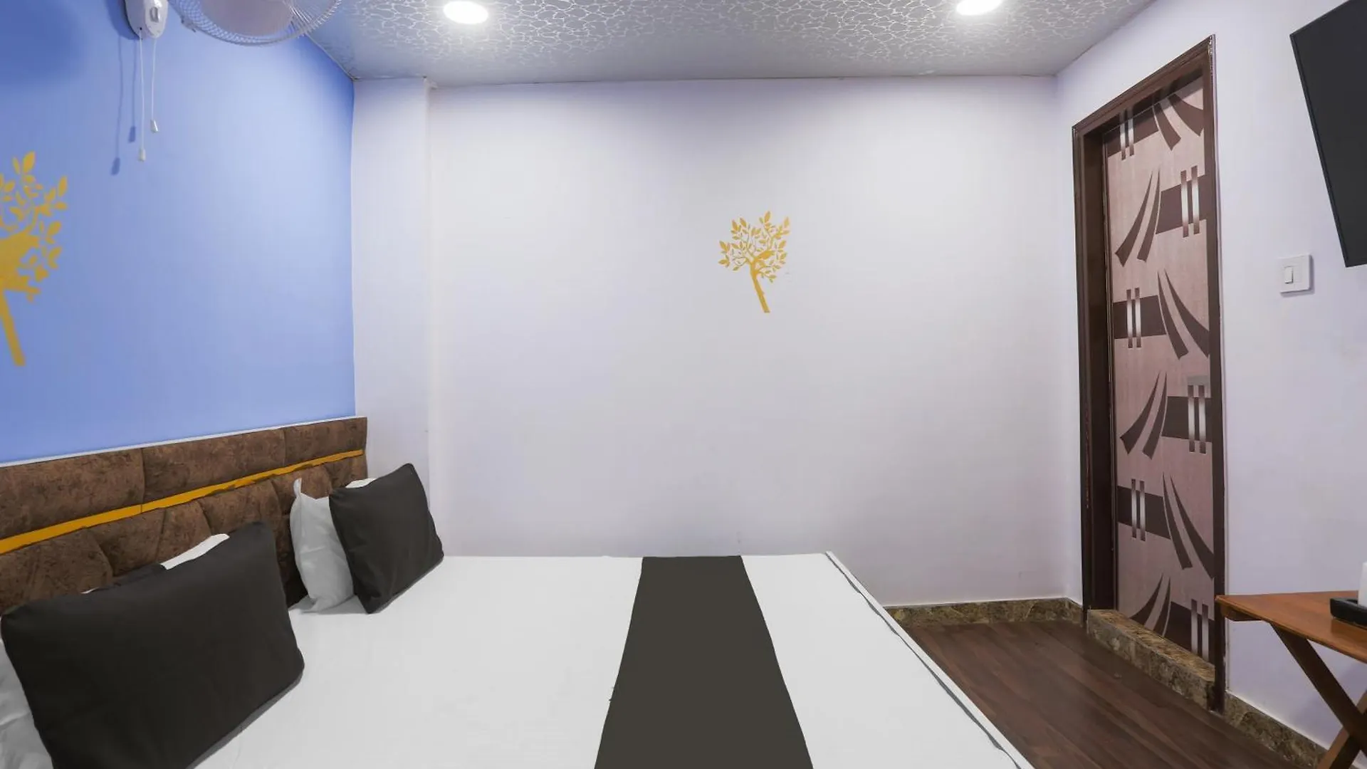 Hotel O Mykonos Guest House New Delhi