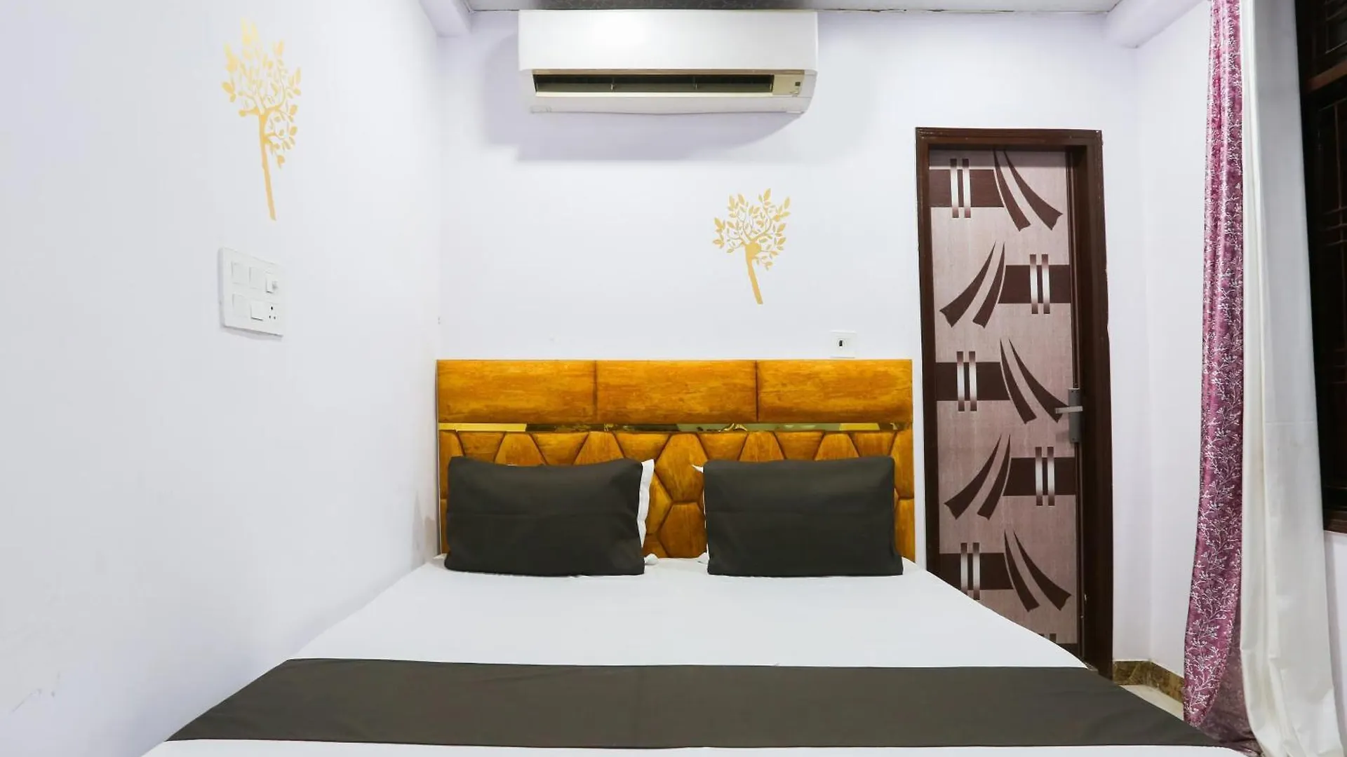 Hotel O Mykonos Guest House New Delhi
