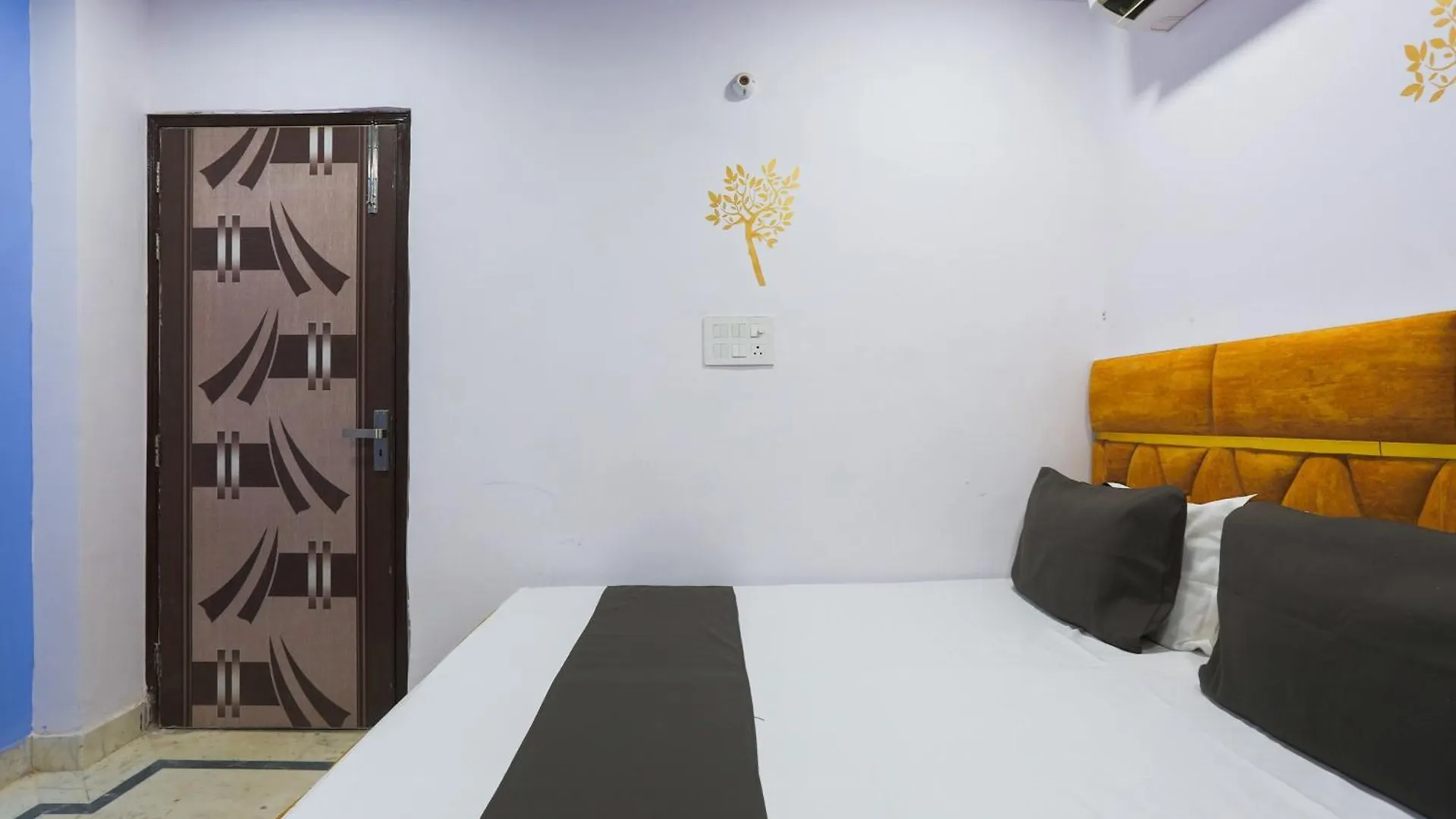 Hotel O Mykonos Guest House New Delhi